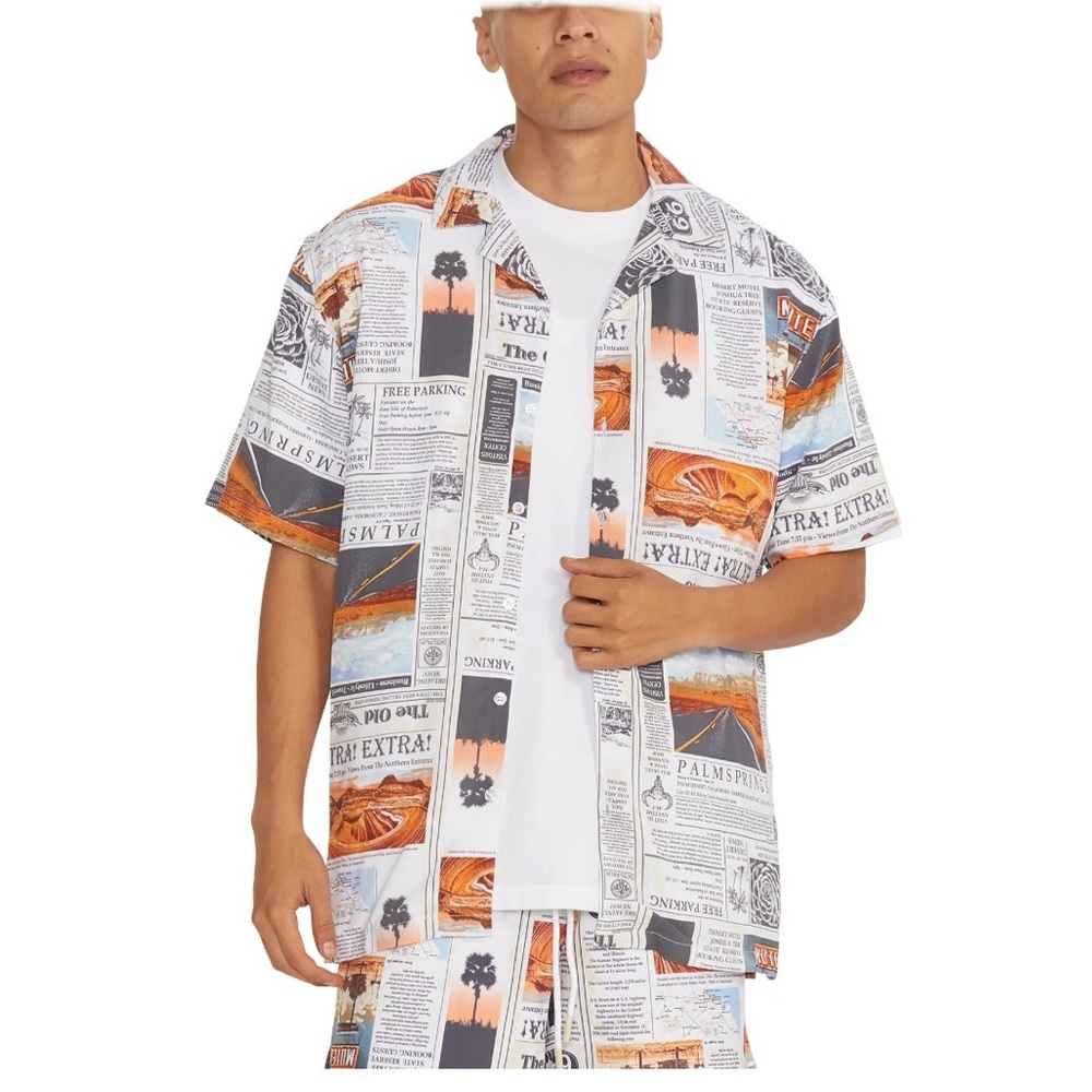 No Boundaries Men's Print Button Up Shirt with Short Sleeves,  Newspaper